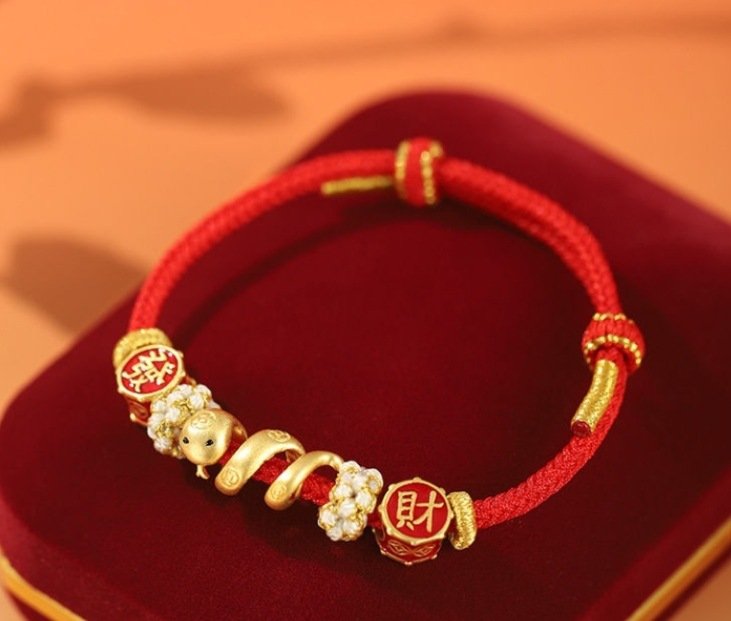 Ancient method gold - colored Five Emperor Coins snake - shaped half - bracelet and hand chain for women, a new retro and luxurious style, a snake - themed bracelet for those in their zodiac year, a New Year's gift